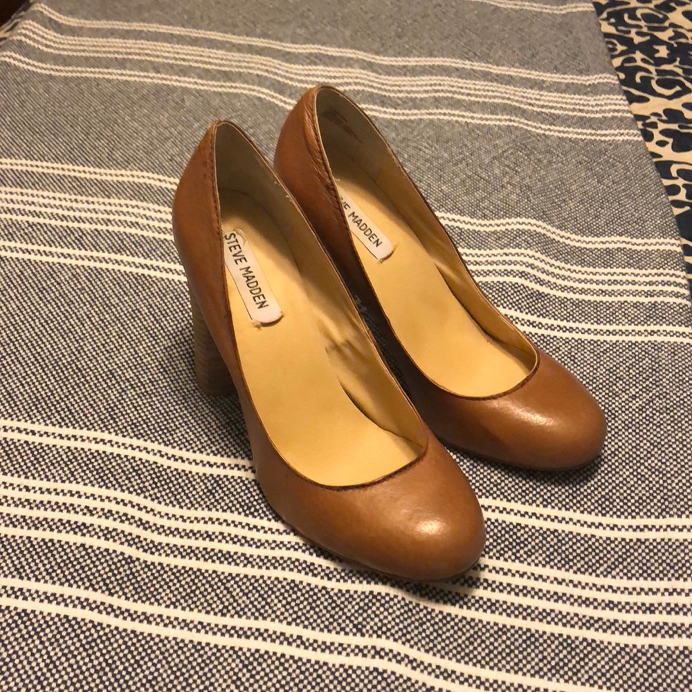 Steve Madden stacked camel heels